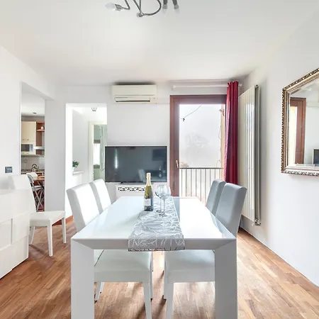 Lovely Apatment For 7 Person - Ac -wifi * Venezia